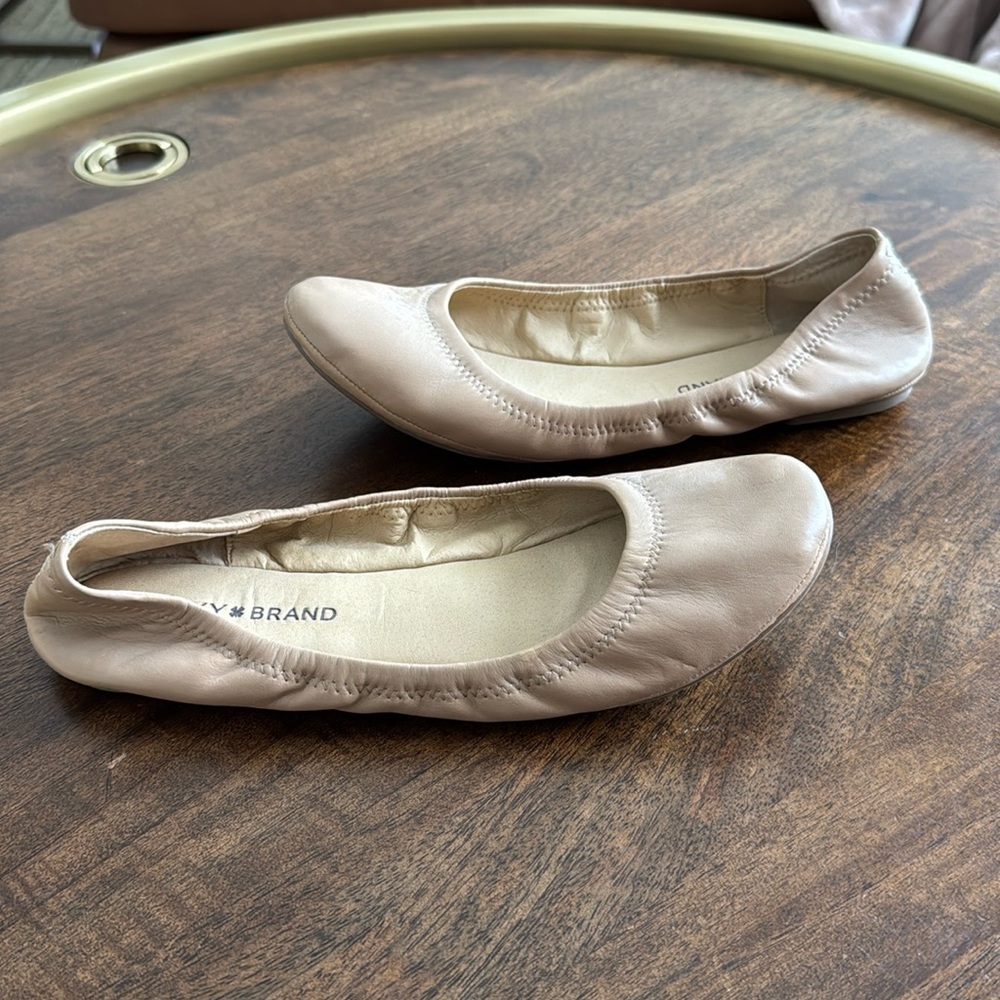 Lucky brand flats, beige, size 9
